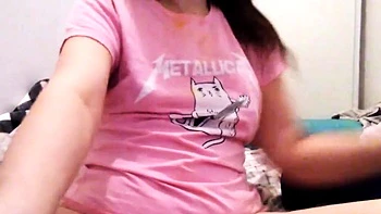 PAWG mit kleinen Titten probiert enge Yogahosen videos