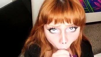 Безумная рыжая MILF в белье дрочит с игрушками videos