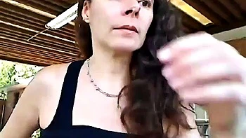 Mi hermanastra caliente se masturba la pussy en webcam videos