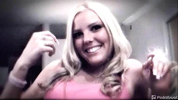 Milf Peaches baise hardcore en trio avec grosses nichons videos