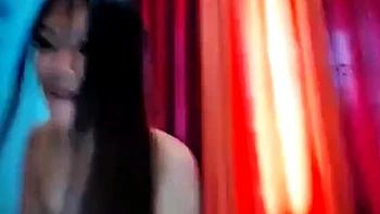 Asiática se masturbando a buceta na webcam videos