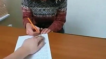 Pelirroja rusa se come la polla y se folla en perrito y misionero videos