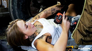 Tattooed milf Kimberly Crush loves hardcore fucking videos