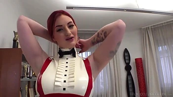 Big-bottomedm Model Zara Durose Fucks Her Ass With A Big Toy videos