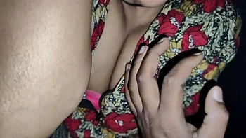 Shruti Bhabhi Hot Desi Blowjob - Cum in Mouth Swallowing at Night videos