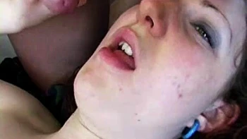 Тейлор искажает лицо: любительский глубокий минет videos