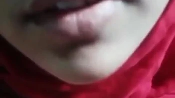 Soniya se masturba con sus tetas grandes videos