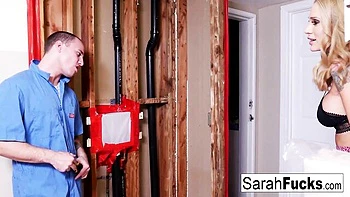 Rubia delgada Sarah Jessie follada con tetas y culo grandes videos