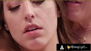 Разбитая MILF Дии Уильямс страстно трахнулась с молодым соседом videos