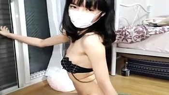Adolescente asiática japonesa PIYOKO se desnuda en directo videos