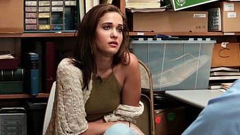 Duas secretárias e o chefe numa transa quente no escritório videos