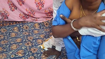 Le chef du conseil baise sa demandeuse d’aide videos