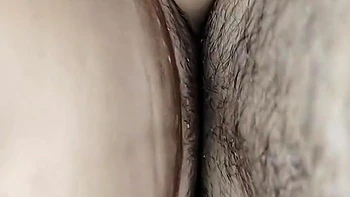 Моя маленькая киска просит медленного траха videos