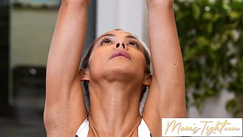 Latina MILF Veronica Leal fickt Lya Cutie im leidenschaftlichen Dreier videos