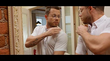 Blonde Toni Billl suce en position cowgirl et se fait lécher le cul videos