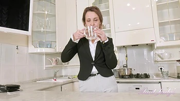 Milf morena peluda se masturba nua videos