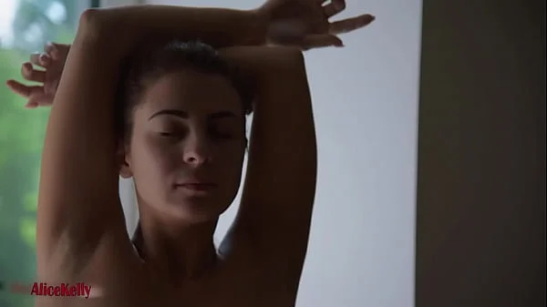 CUTE TEEN FINGERING  HER SWEET PUSSY UNTIL SHE CUMS HARD videos