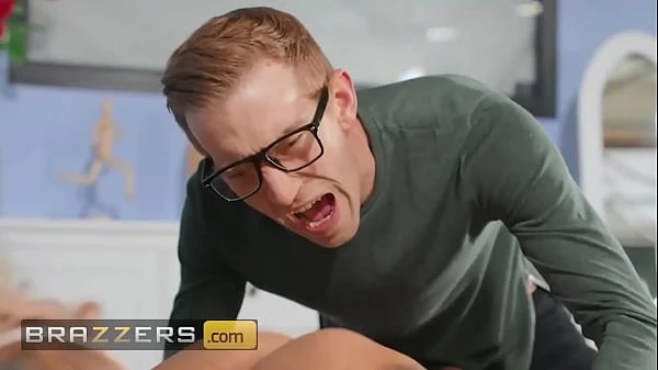 Ink Goddess (Beth Adams) Lures Her Roommate's Bf Into Her Room Seduces Him - Brazzers videos