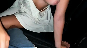 Salope russe du patron baise en public au centre videos