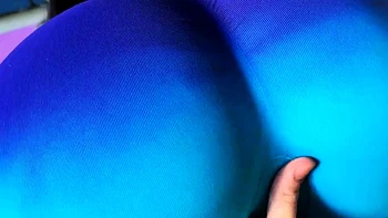 Brune teen suce et baise en levrette videos