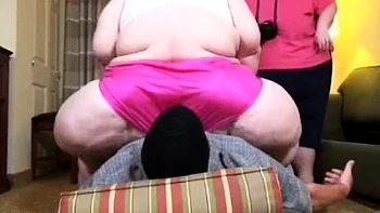 Толстая блондинка Бобби Джо садится лицом и раздавливает жопу videos