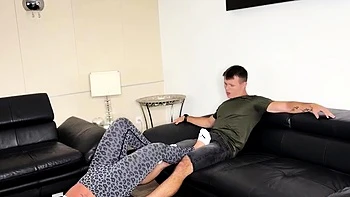 Kaiserin Sheenas brutales MILF Femdom-Debakel videos