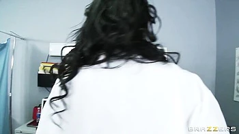 Милфа Ева Карера с большими сиськами делает минет и трахается сзади videos