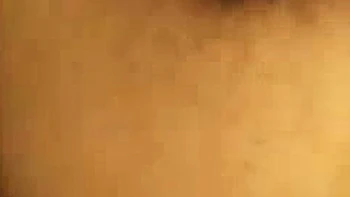 Asiatische Milf masturbiert solo im Webcam-Chat videos