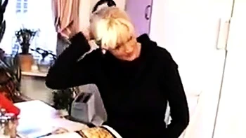 Mature danoise suce et baise un amateur videos