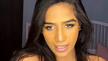 Lesbische Rothaarige zeigt Titten und spielt mit Toys videos