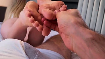 Mamá rubia sexy follada con creampie por hijastro videos