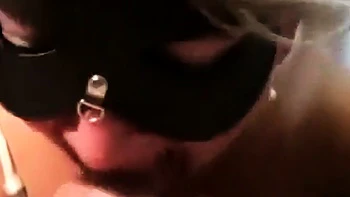 Schwedische Blondine Milf bläst großen Schwanz POV videos