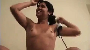 Adolescentes latinas Joyce01 & Joyce02 chupam e são fodidas doggy videos