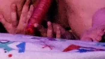 Seule à la maison : amateur grosse chatte se branle anal videos