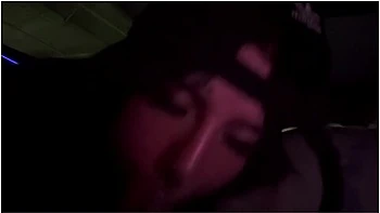 Tétant sa bite jusqu'à ce qu'il jouisse dans ma bouche videos