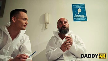 Я умоляла папика засадить меня спермой videos