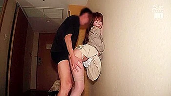 POV al aire libre asiático con amiga de la infancia y creampie videos