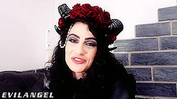 Goth Babe DP’d In 5-Dick Gangbang videos