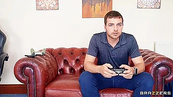 Элла Джасмин сосёт большой член и получает лицо videos