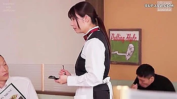 Brune japonaise baise chatte en POV videos