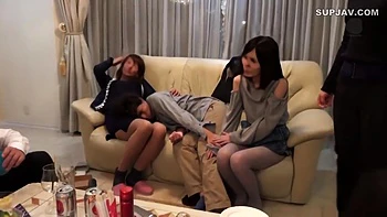 Японская милфа трахнута в жопу videos