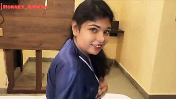 Desi Indisches Mädchen Ankita wird im OYO Zimmer hart gefickt videos