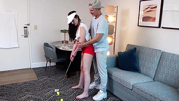 Маленькая брюнетка Джулия Джеймс трахнута жестко мужиком videos