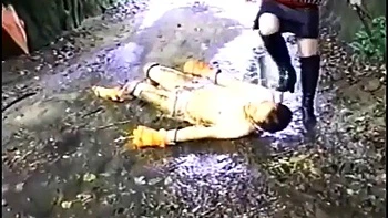 Japonesa dominante con látigo y sexo duro videos