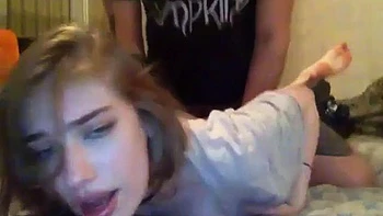 Dünnes Blondchen wird hart doggy gefickt und bläst videos