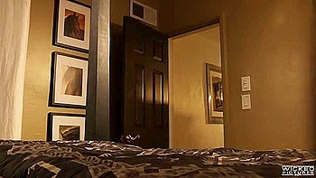 Asiática morena leva um pau anal de lingerie rendada videos