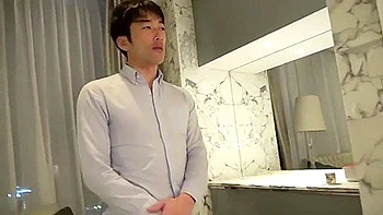 Milf japonaise à gros seins baisée en public videos