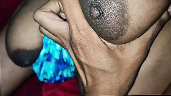 Copine Desi aux gros seins, chaude baise au village videos