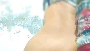 Brune indienne exhibe sa chatte en vidéo pour son mec videos