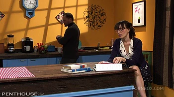 Natürliche amerikanische & europäische Brünette dreckig gefickt - Folge 4 videos